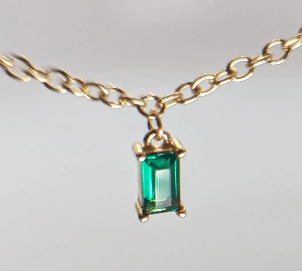 14k Gold Dainty Emerald Green Dangle Choker Necklace for Women, Non-Tarnish Emerald Pendant Station Birthstones, 14-16 inches