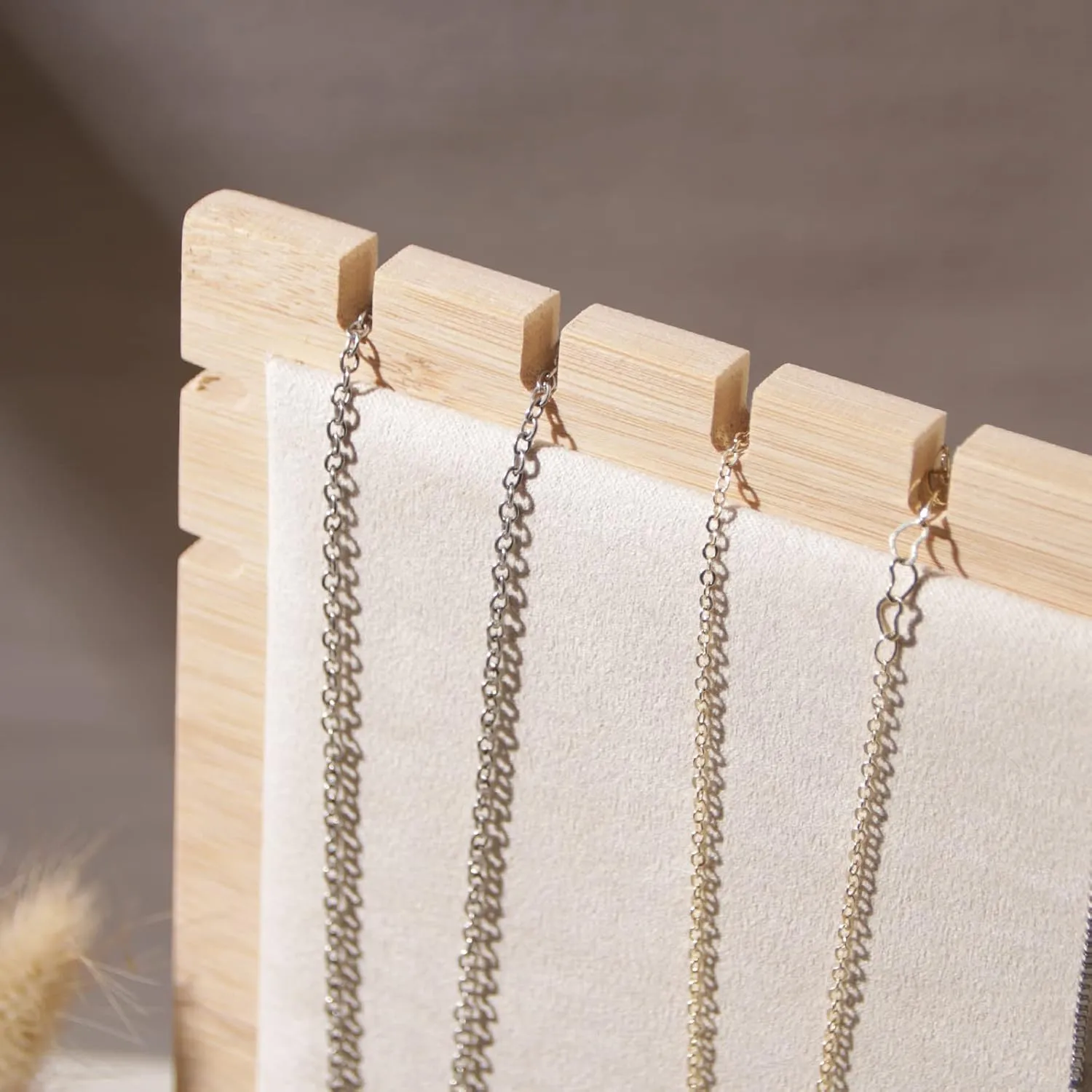 Bamboo Big Necklace Display Stand, Pendant Necklace Wood Jewellery Holder, Chain Jewelry Rack Organizer, Tabletop Display Boards for Home or Shop Sell Show (Beige Velvet)