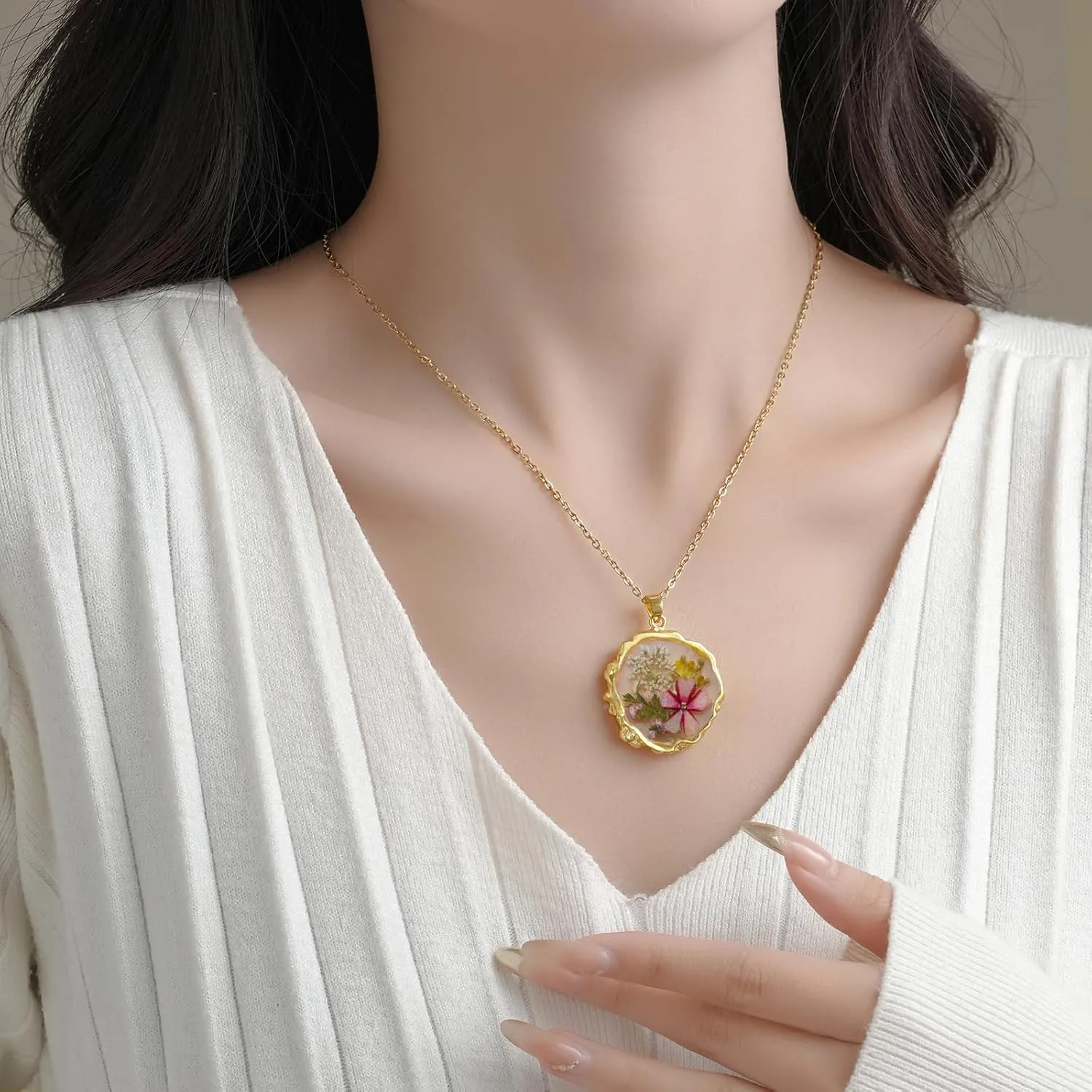 Birth Flower Necklaces for Women,May Month Verbena Real Pressed Flower Necklace,Boho-Style Personalized Jewelry, Handmade Floral Pendant,Thoughtful Gift for Christmas,Birthday|18" (Gold)