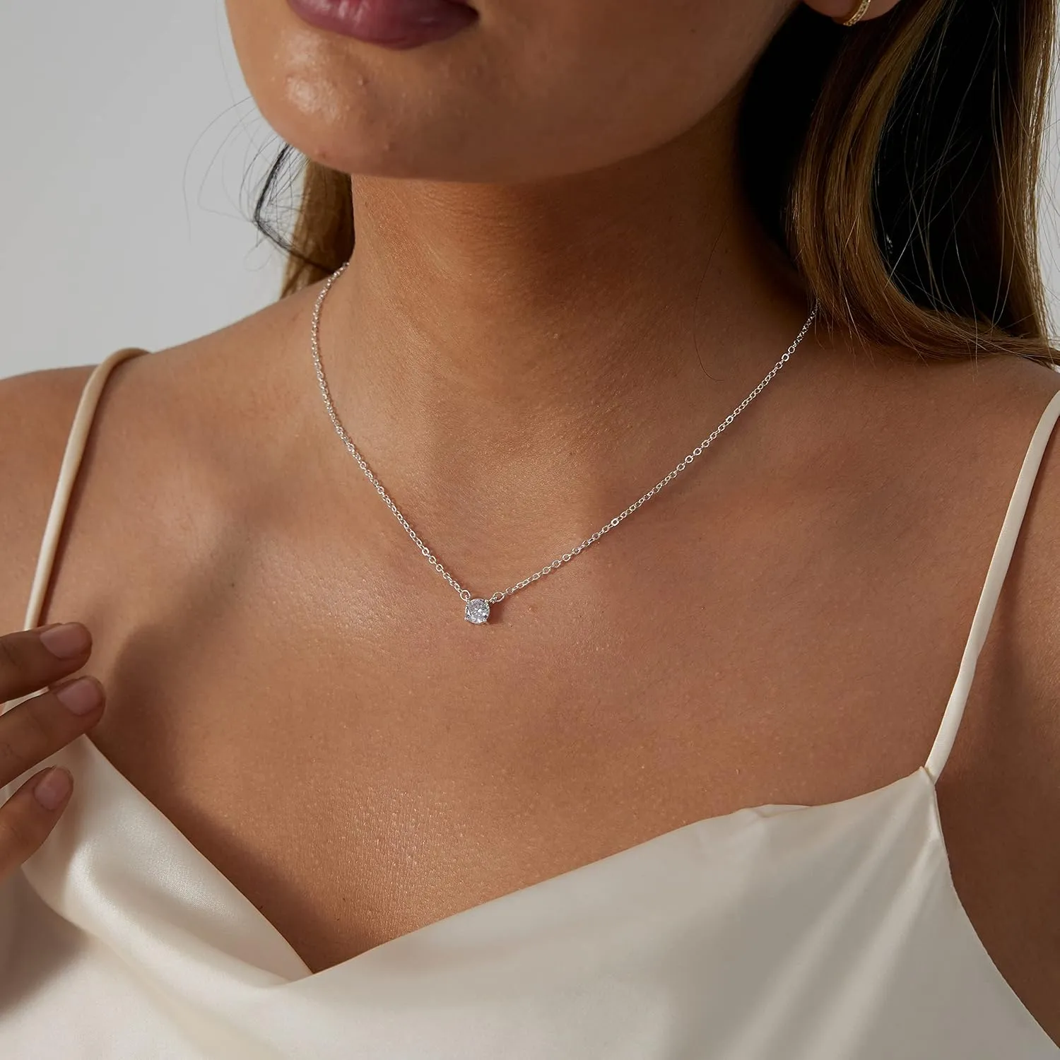 Cubic Zirconia Diamond Choker Necklace for Women 14K Gold Plated CZ Necklaces Dainty CZ Solitaire Leaf Pendant Everyday Jewelry Gifts
