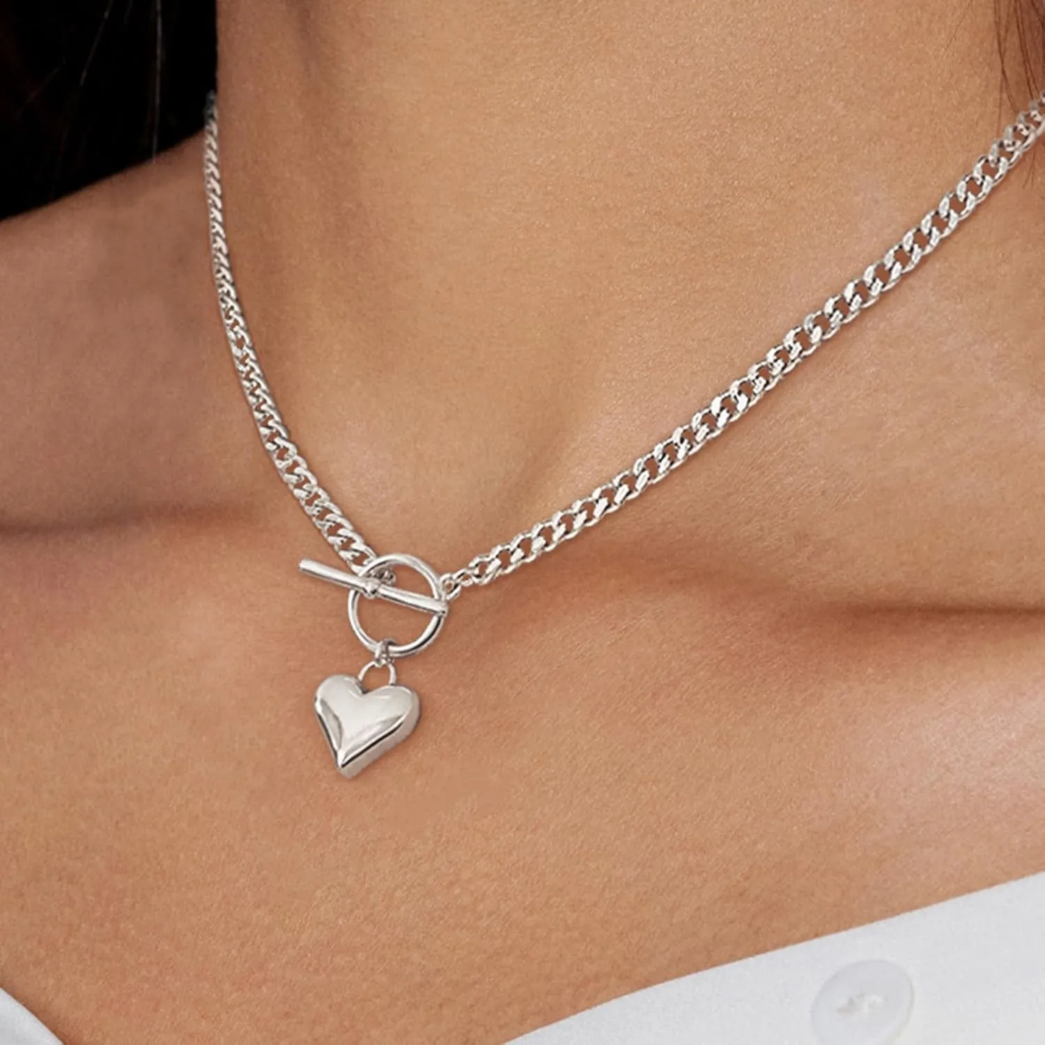 Cute Heart Necklace for Women Gold/Silver Plated Heart Pendant Choker Necklaces Tendy Love Heart Chain Necklace Dainty Gold/Silver Necklace Jewelry Gifts for Women