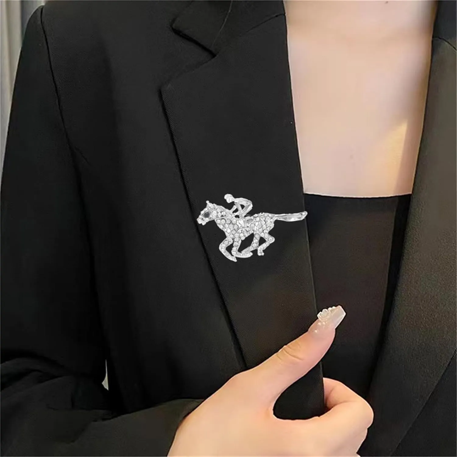 Dreuyet Horse Brooch Pin Kentucky Derby Horse Racing Suit Lapel Pin for Women Men Rhinestone Antique Gold Horse Animal Brooch Enamel Kentucky Clothing Outfits Accessory Jewelry