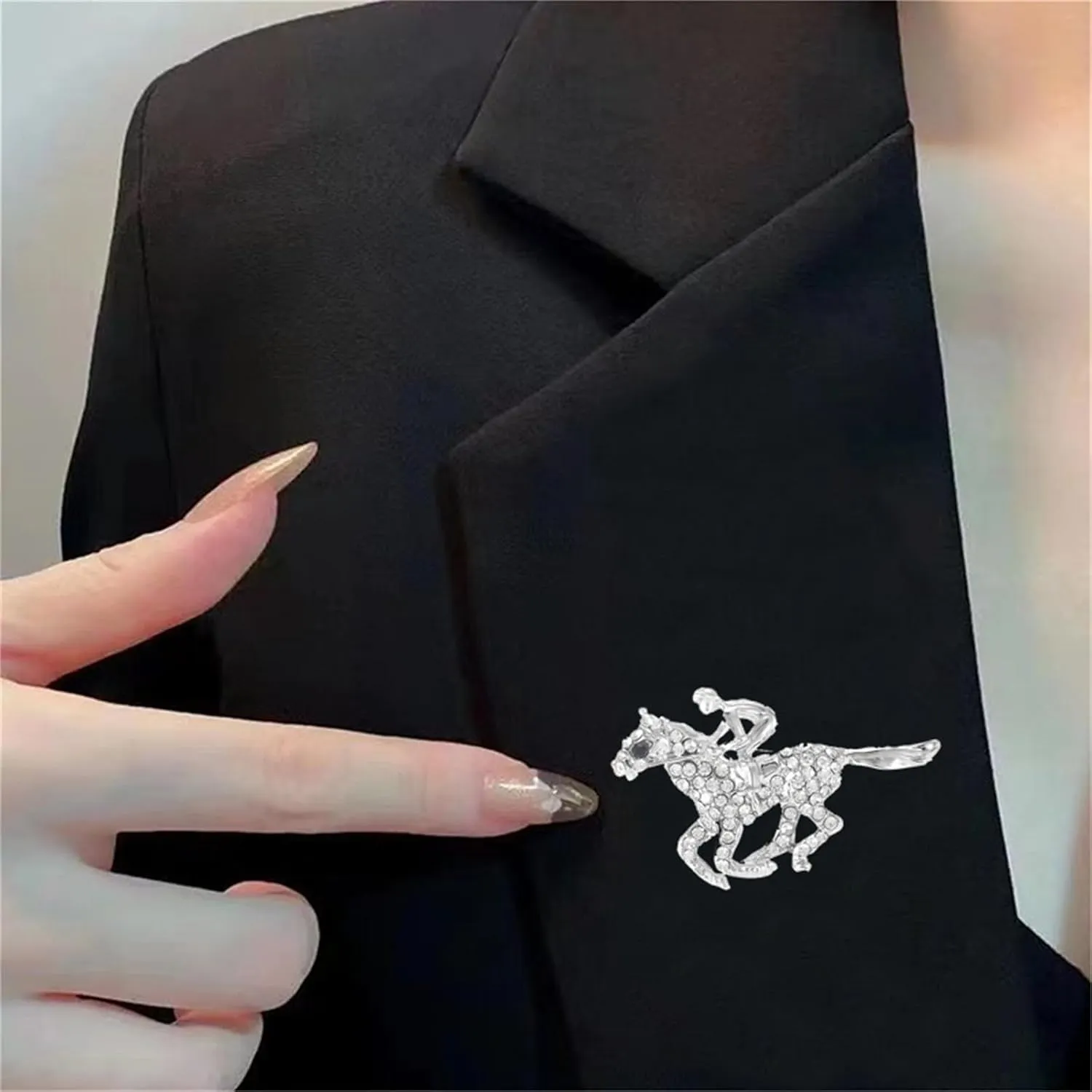 Dreuyet Horse Brooch Pin Kentucky Derby Horse Racing Suit Lapel Pin for Women Men Rhinestone Antique Gold Horse Animal Brooch Enamel Kentucky Clothing Outfits Accessory Jewelry