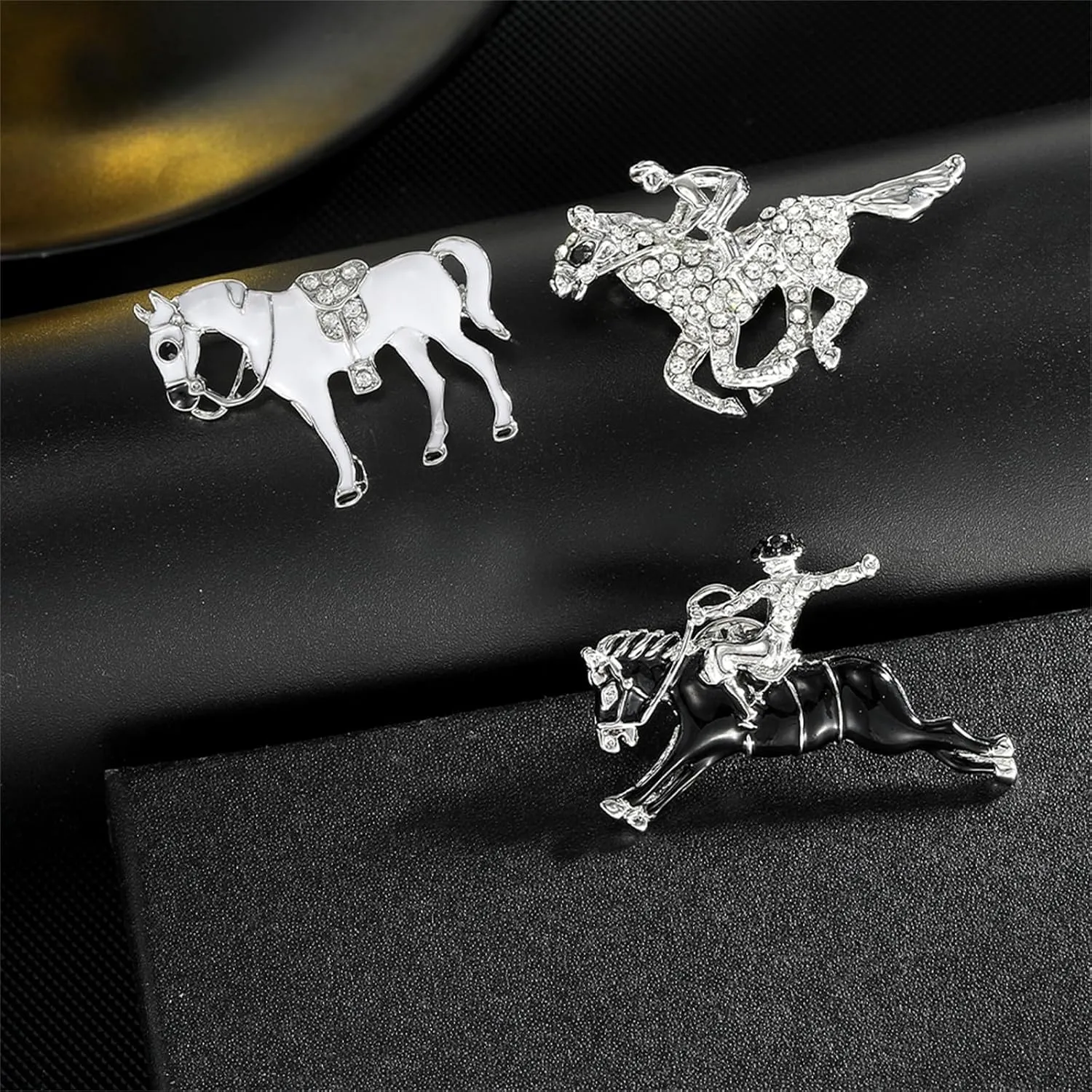 Dreuyet Horse Brooch Pin Kentucky Derby Horse Racing Suit Lapel Pin for Women Men Rhinestone Antique Gold Horse Animal Brooch Enamel Kentucky Clothing Outfits Accessory Jewelry