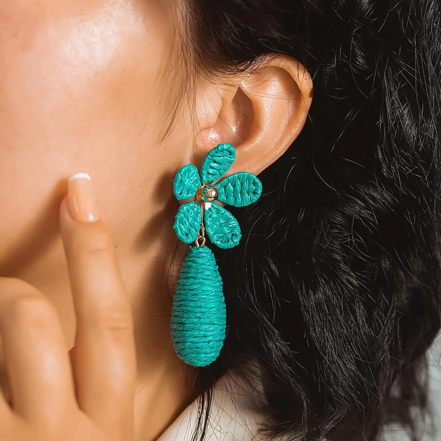 Flower Teardrop Earrings Boho Floral Raffia Statement Earrings Tear Drop Dangle Earrings Trendy Summer Jewelry for Women