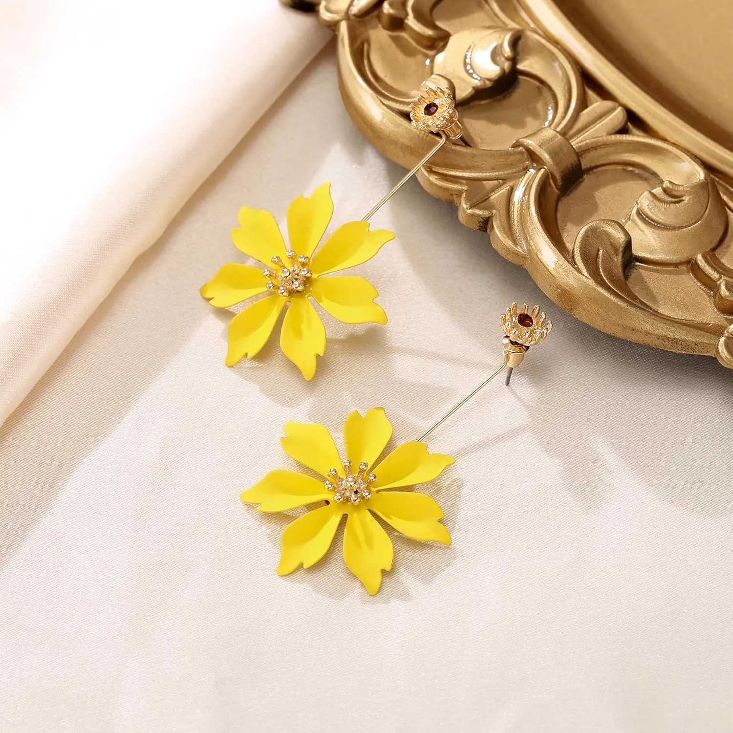 Flyonce Flower Dangle Earrings Boho Statement Floral Petal Drop Earring Summer Jewelry for Women