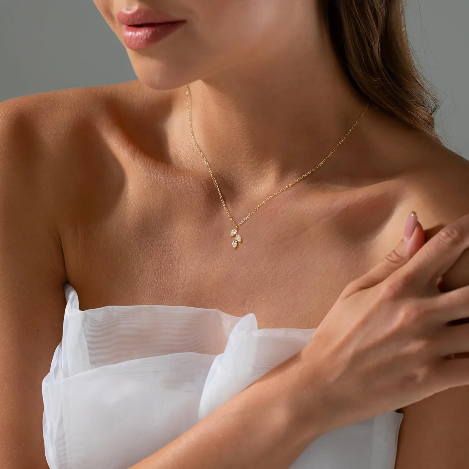Gold Diamond Necklace for Women Dainty Pendant Necklace 14k Gold Plated Layered Diamond Choker Necklace Trendy Simple CZ Butterfly Leaf Necklace Jewelry for Women
