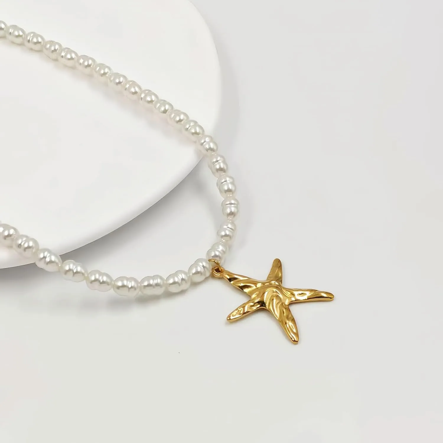 Gold Pearl Necklace for Women Trend Boho Starfish Shell Moon Sun Charm Pendant Pearl Choker Necklaces Summer Beach Jewelry for Women Gift