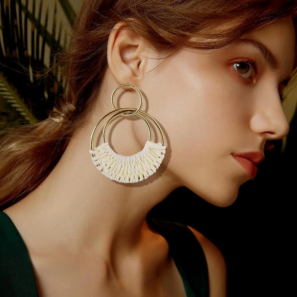 Handmade Raffia Hoop Earrings Statement Tropical Bohemian Straw Dangle Earrings Natural Rattan Vacation Style Round Earrings for Women Summer Beach Party Essential Jewelry