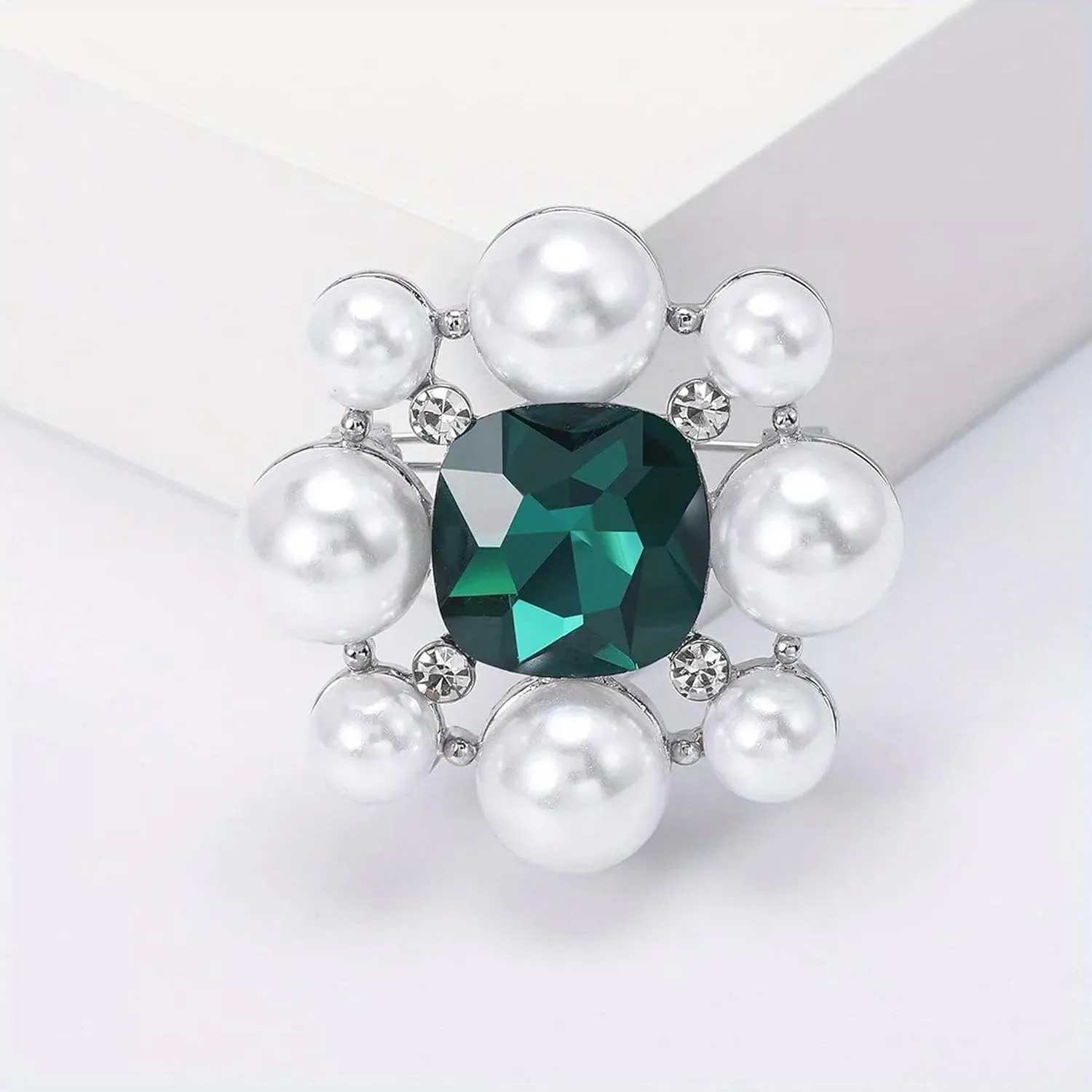High-Grade Emerald Crystal Brooch Alloy Imitation Pearl Jewellery