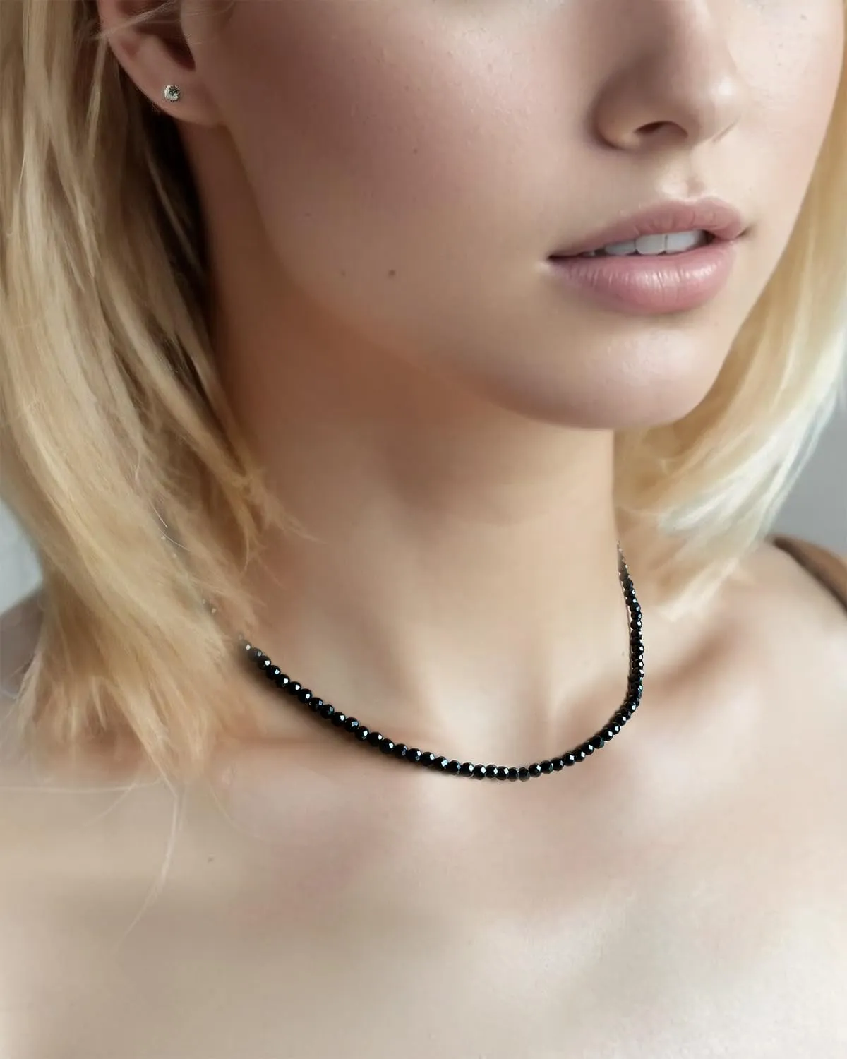 Jewever Dainty 3-4 mm Faceted Beads Necklace Simple Boho Crystals Choker Necklaces for Women and Men Trendy Jewelry Gifts