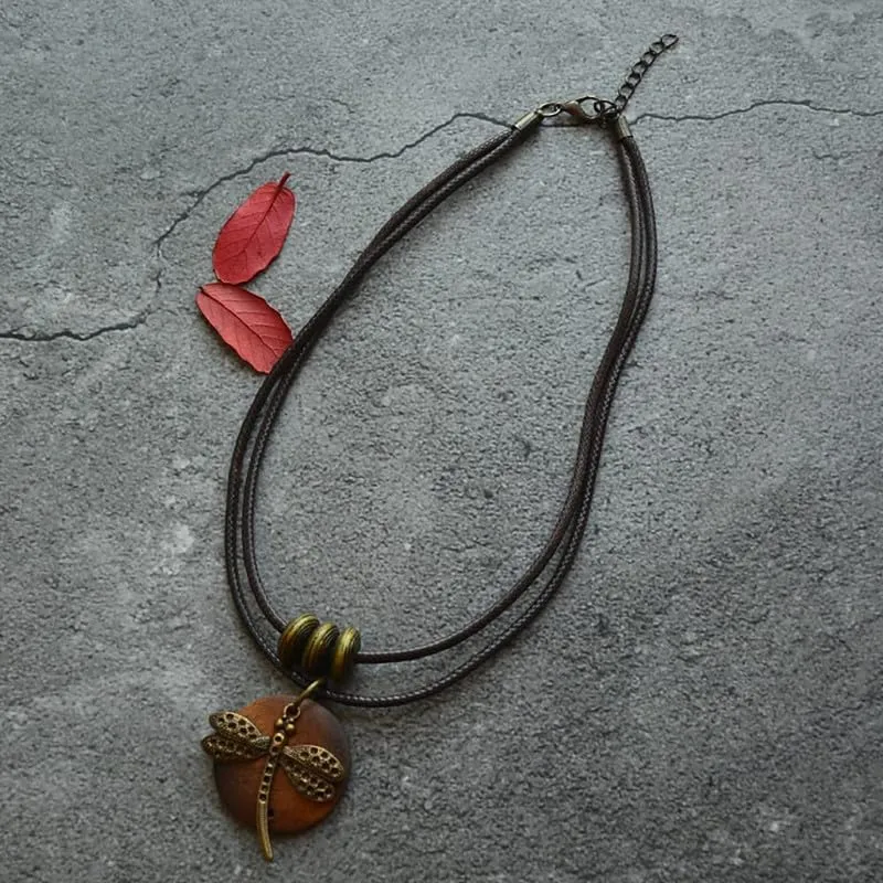 Les umes Vintage Necklace Wooden Pendant Long Necklaces for Women Boho Ethnic Style Handmade Jewelry