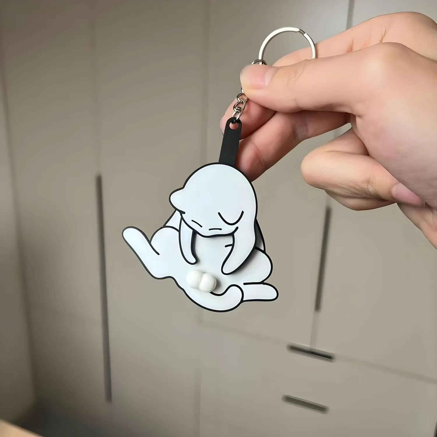 Mischief Cat Interactive Keychain, Funny Wiggling Cat Keychain with Rotating Cats Eggs,Fun Keychains for Bags