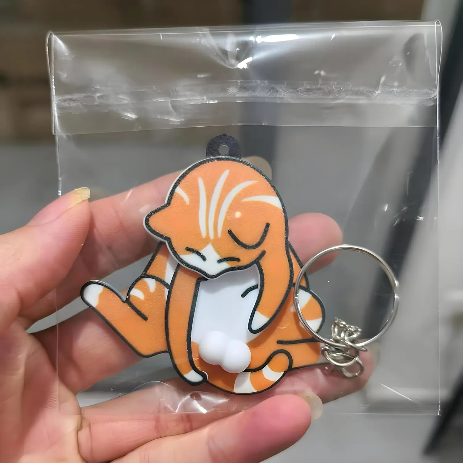 Mischief Cat Interactive Keychain, Funny Wiggling Cat Keychain with Rotating Cats Eggs,Fun Keychains for Bags