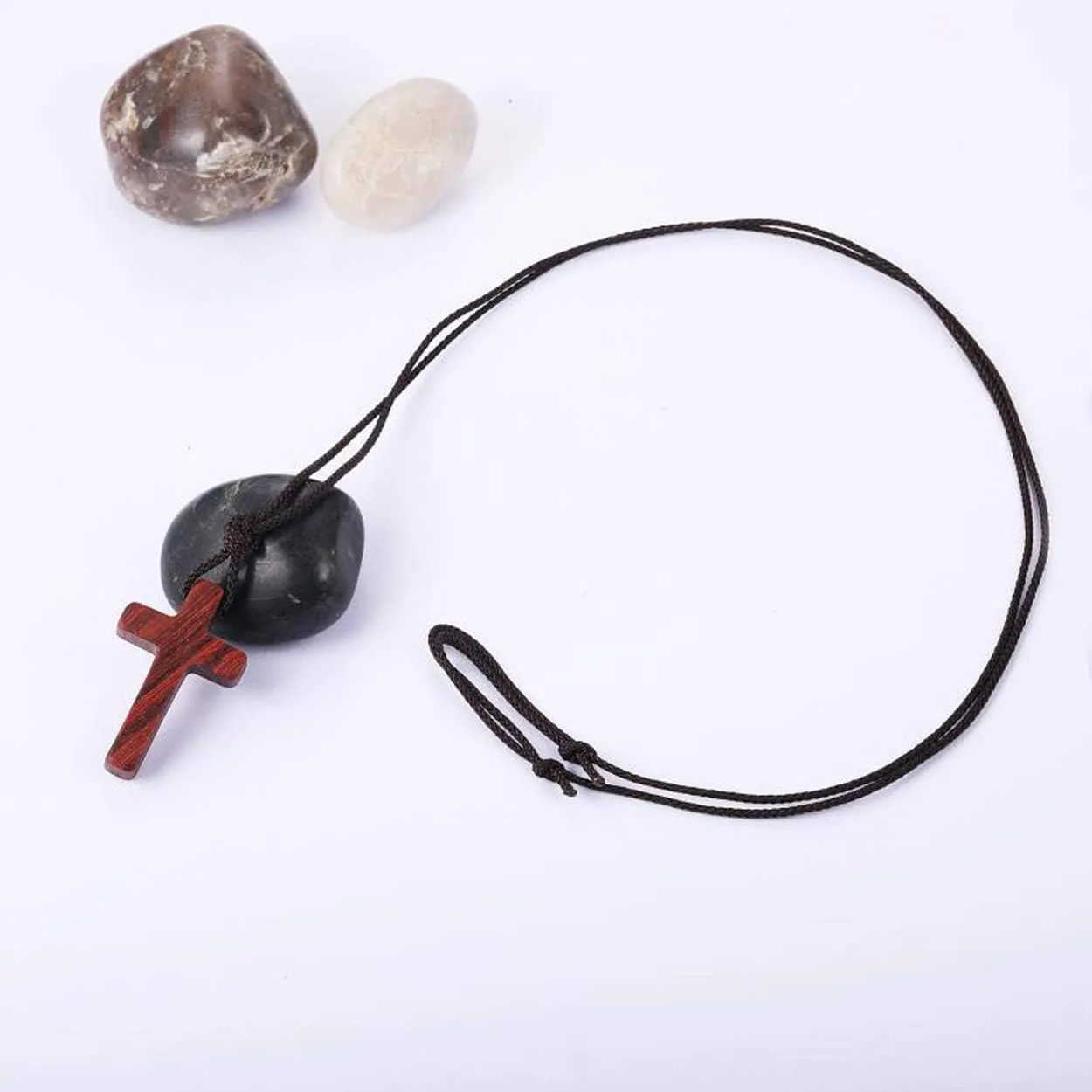 Natural Wooden Cross Pendant Necklaces for Women Men Sandalwood Handcrafted Gift Wood Hang from Car Rearview Mirror Pendant Vehicle Decoration