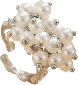 New 2025 Elegant Imitation Pearl Open Ring For Women Vintage Gold Color Petal Flower Adjustable Rings Party Jewelry Accessories Jewelry With You Accessories Trendy Best For Gift