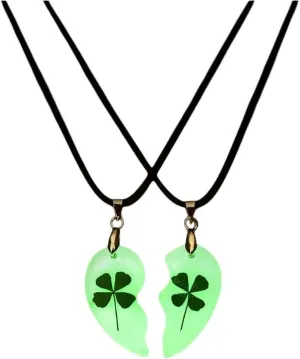 New 2025 Unisex Four Leaf Luminous Couple Necklaces 2 Pcs Heart Shape Pendant Necklace Natural Dried Flower Glow In The Dark Jewelry Gift Fashion Trendy Accessories Creative For Women And Men