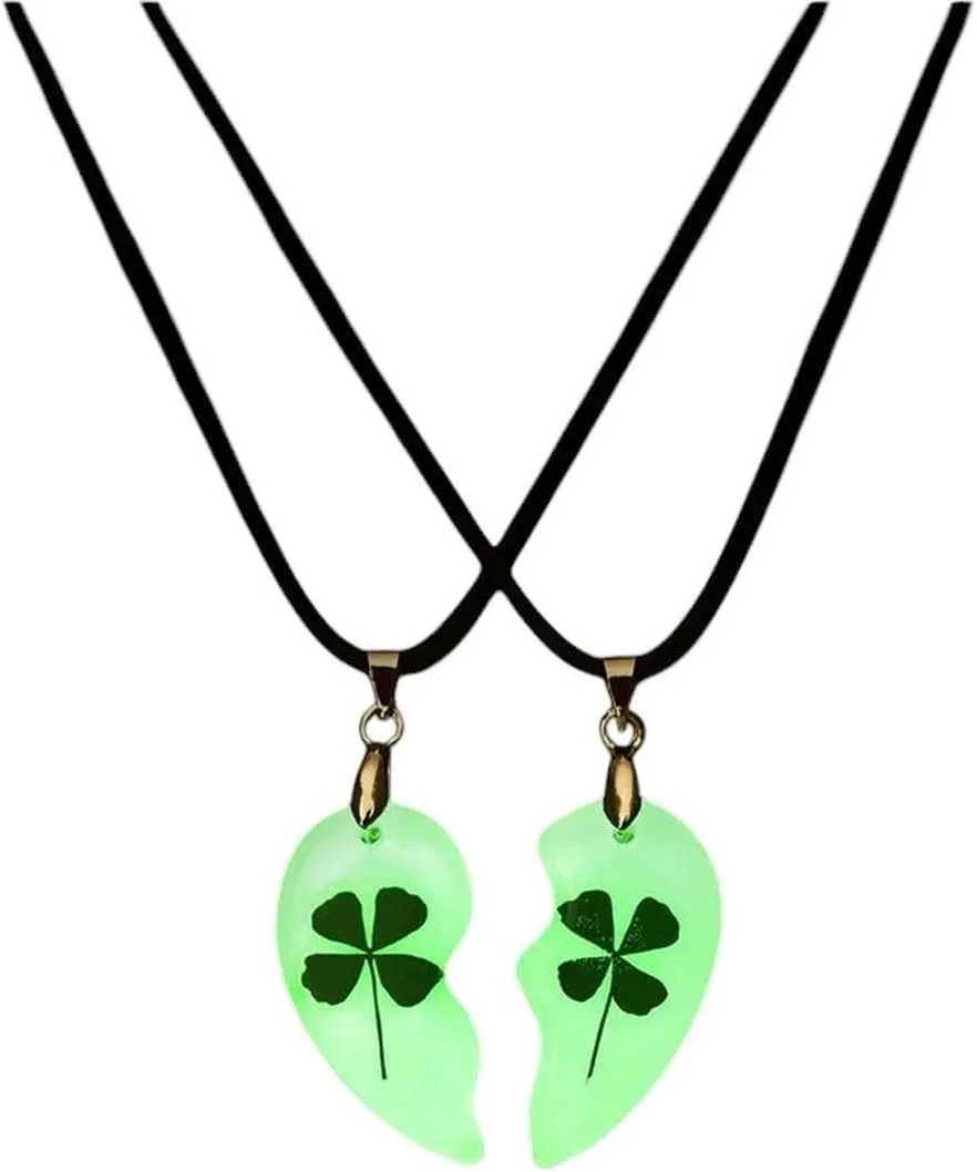New 2025 Unisex Four Leaf Luminous Couple Necklaces 2 Pcs Heart Shape Pendant Necklace Natural Dried Flower Glow In The Dark Jewelry Gift Fashion Trendy Accessories Creative For Women And Men
