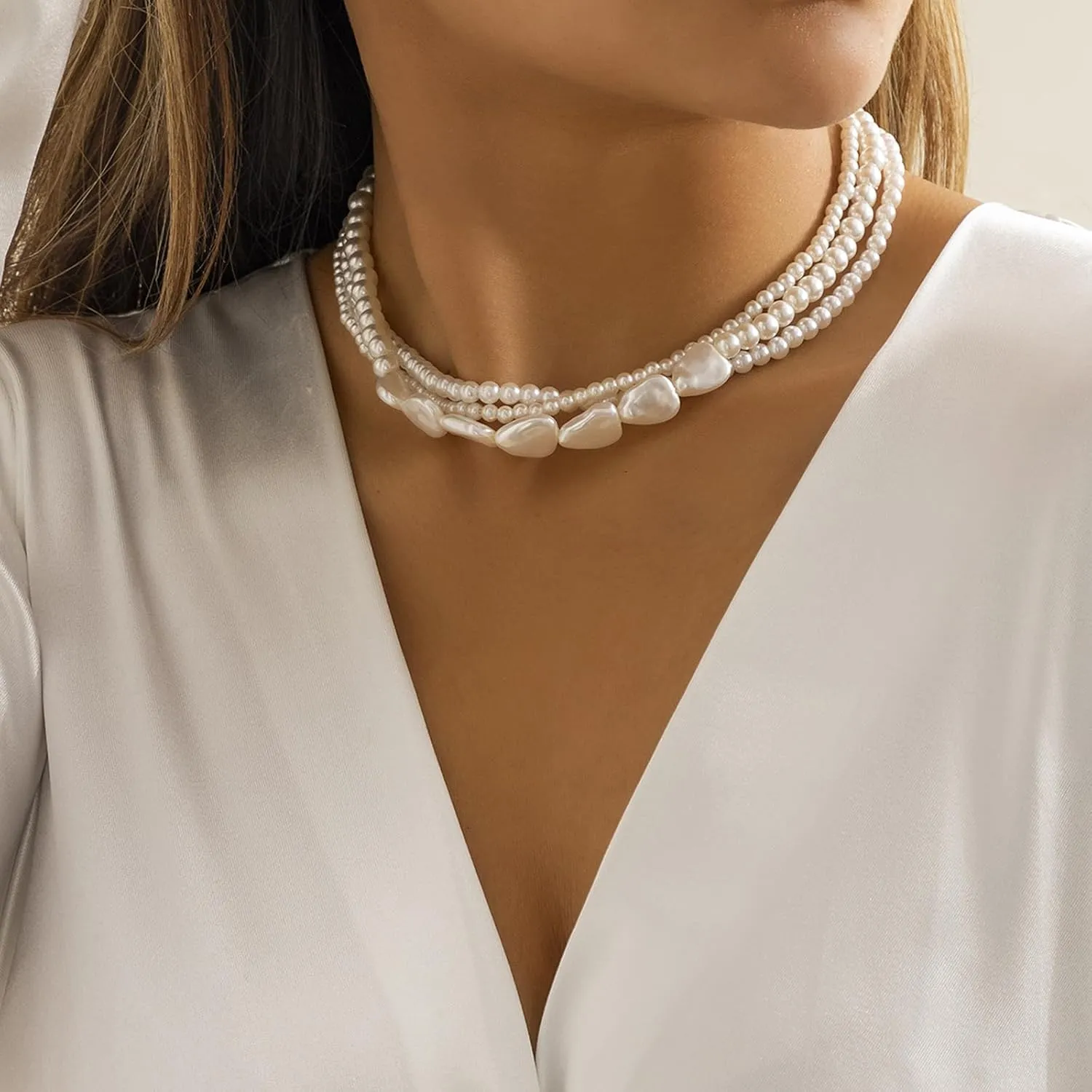 Pearl Necklace Chunky Pearl Necklace for Women Statement Big Pearl Choker Necklaces White Pearl Beaded Necklace Exaggerated Large Pearl Necklace Wedding Party Jewelry