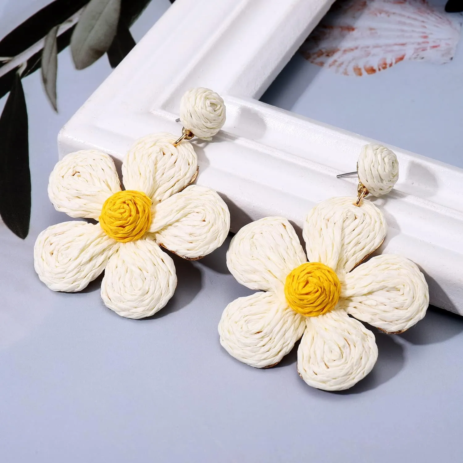 Rattan Earrings for Women Statement Boho Raffia Straw Wrapped Flower Drop Dangle Earrings Summer Tropical Beach Jewelry