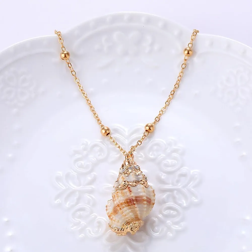 Shell Necklace for Women Natural Seashell Scallop Conch Pendant Necklace Hawaiian Boho Gold Necklaces Chain Dainty Beach Stuff Jewelry Gifts
