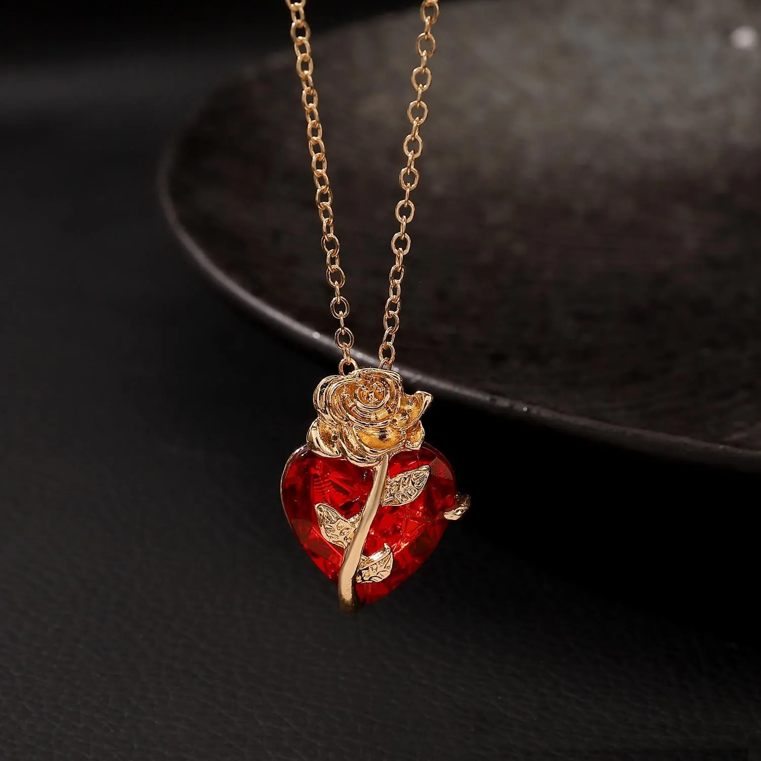 ZMANYIJEW Layered Rose Heart Necklace for Women Rose Pendant Necklace Valentine's Day Necklace Flower Necklace Rose Heart Necklace Gold Silver Red Rose Choker for Women