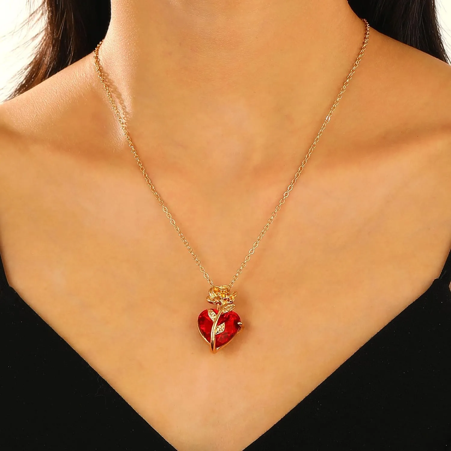 ZMANYIJEW Layered Rose Heart Necklace for Women Rose Pendant Necklace Valentine's Day Necklace Flower Necklace Rose Heart Necklace Gold Silver Red Rose Choker for Women